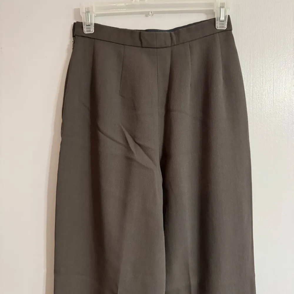 Giorgio Armani Le Collezioni Wool Trousers in Gray Size 4 - Image 11