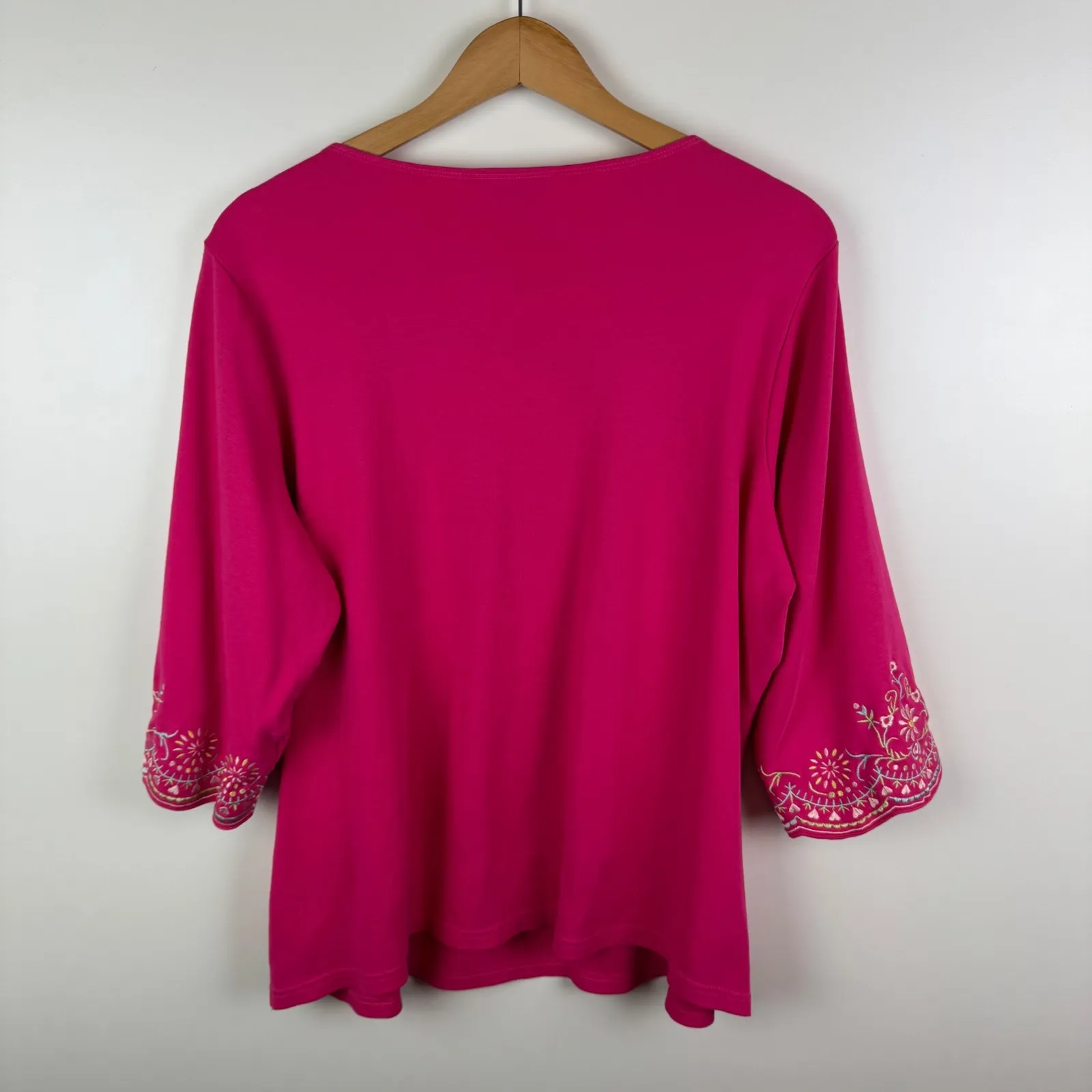 Quacker Factory Floral Heart Embroidered Embellished Top Sz 1X Pink Stretch Boho - Image 3