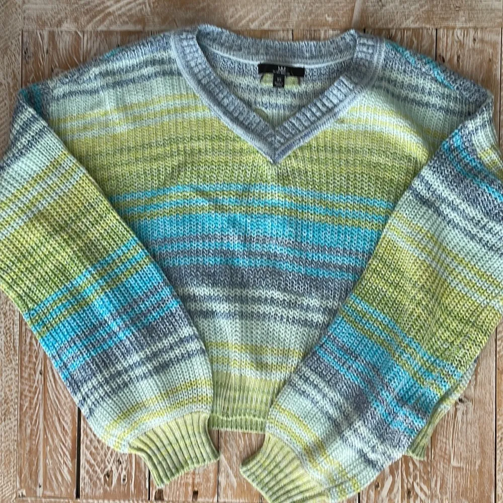 🐠💚Ombré Lace Up Back Crop Sweater🐠💙NWT~xs - Image 3