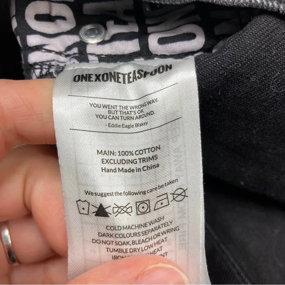 One x One Teaspoon | Black Mid Rise Relaxed Fit Denim Skirt Size 26 - Image 4