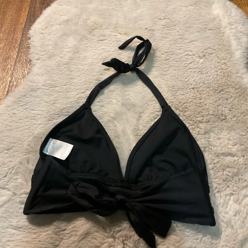 Kona Sol ‎ Bikini Top Women's Size Medium Black Triangle Side Cut Out Top Only - Image 4