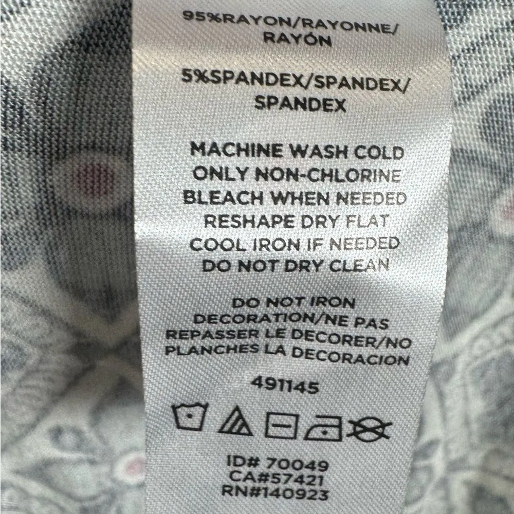 long sleeve all over print keyhole cross back top size medium NWT - Image 7