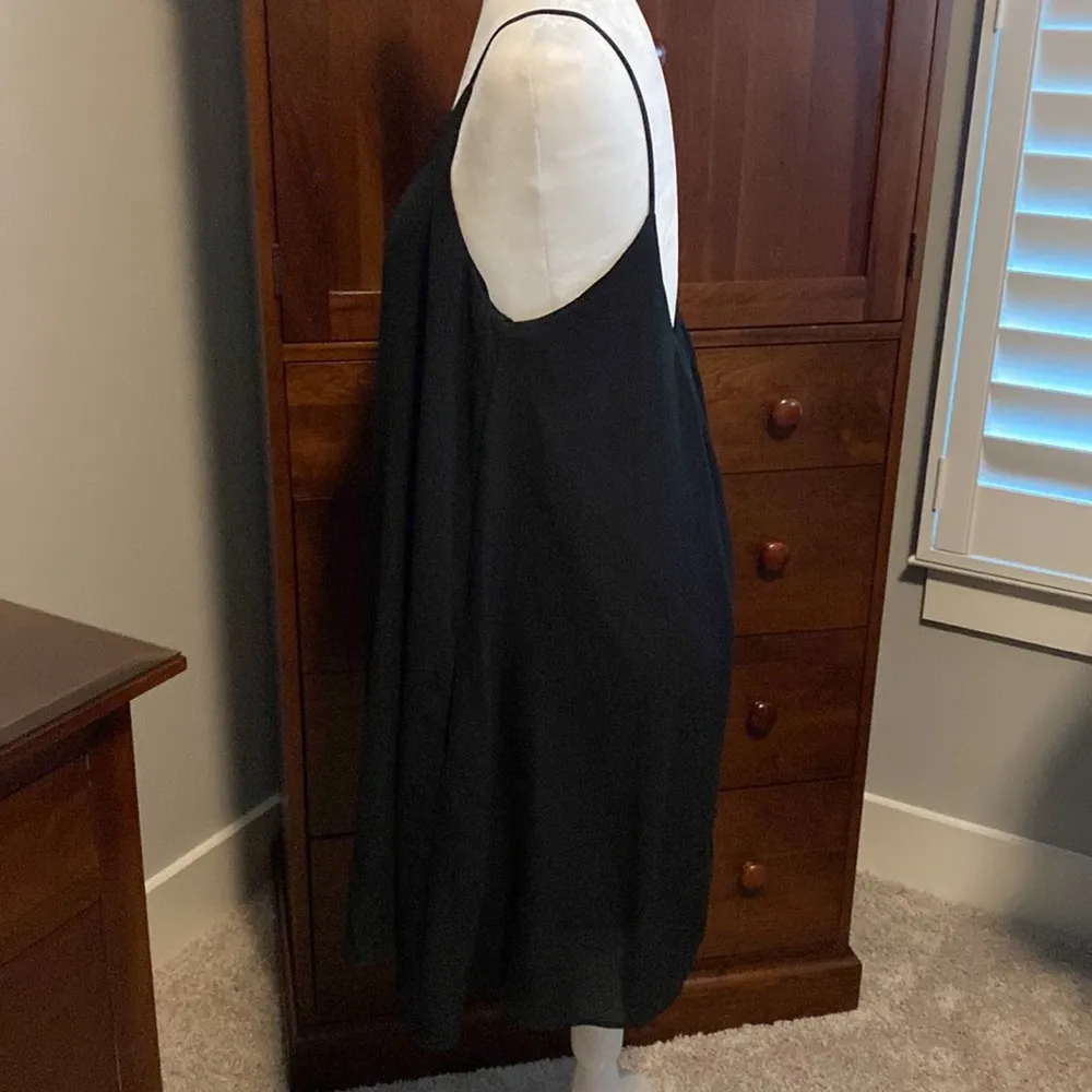 Adrienne Flowy Black Crepe Dress Sz M - Image 2