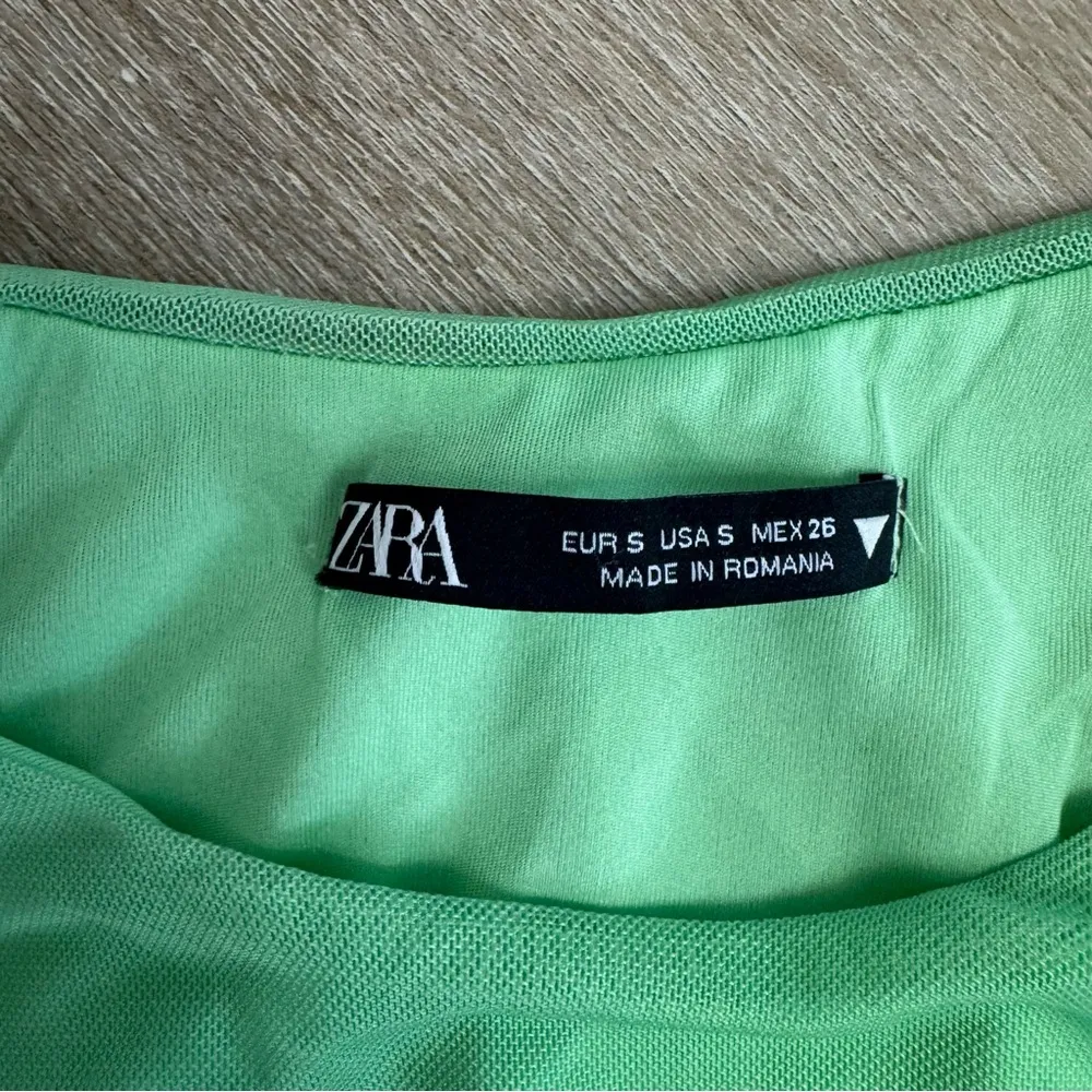 Zara Mesh Green Sleeveless Dress - Image 5