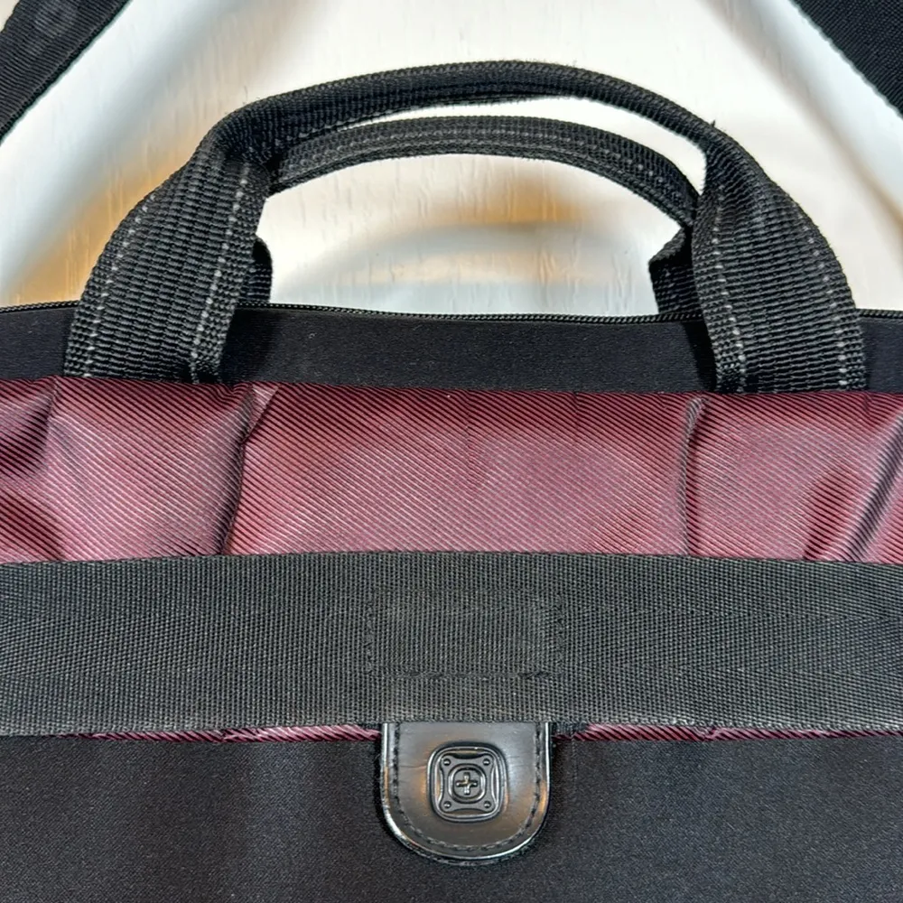 Swiss Gear Wenger Sherpa 17 inch Laptop Slimcase - Image 2