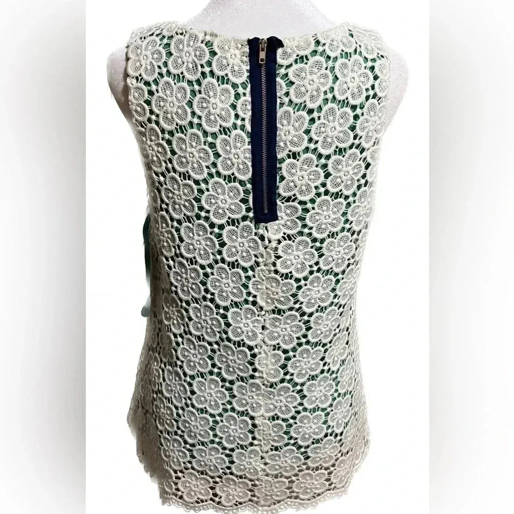 NWT Cremieux green and white crochet sleeveless top - Medium - Image 5