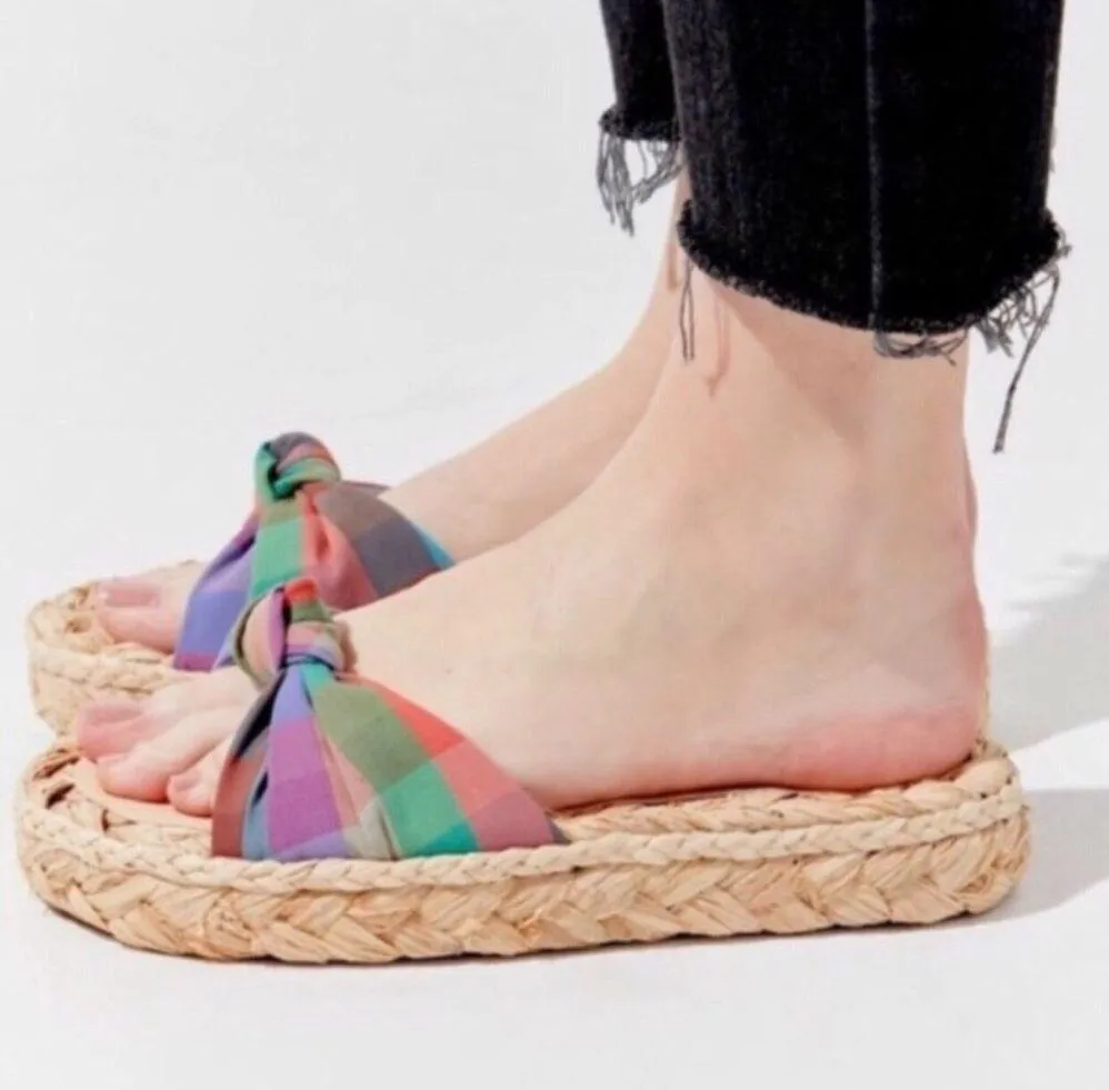 UO Willow Knotted Raffia Jute Plaid Sandal - Image 3