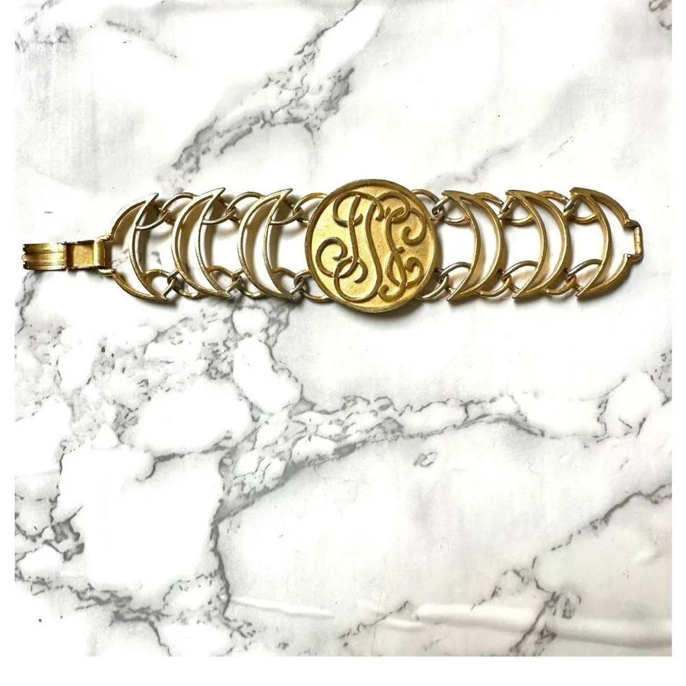 Gold tone vintage monogram bracelet - Image 9