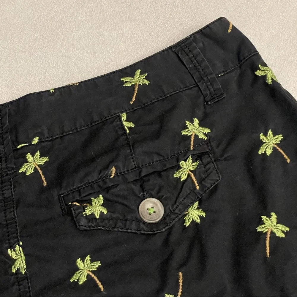Y2K low-rise Aeropostale black short shorts, embroidered palm trees, size 3/4 - Image 5