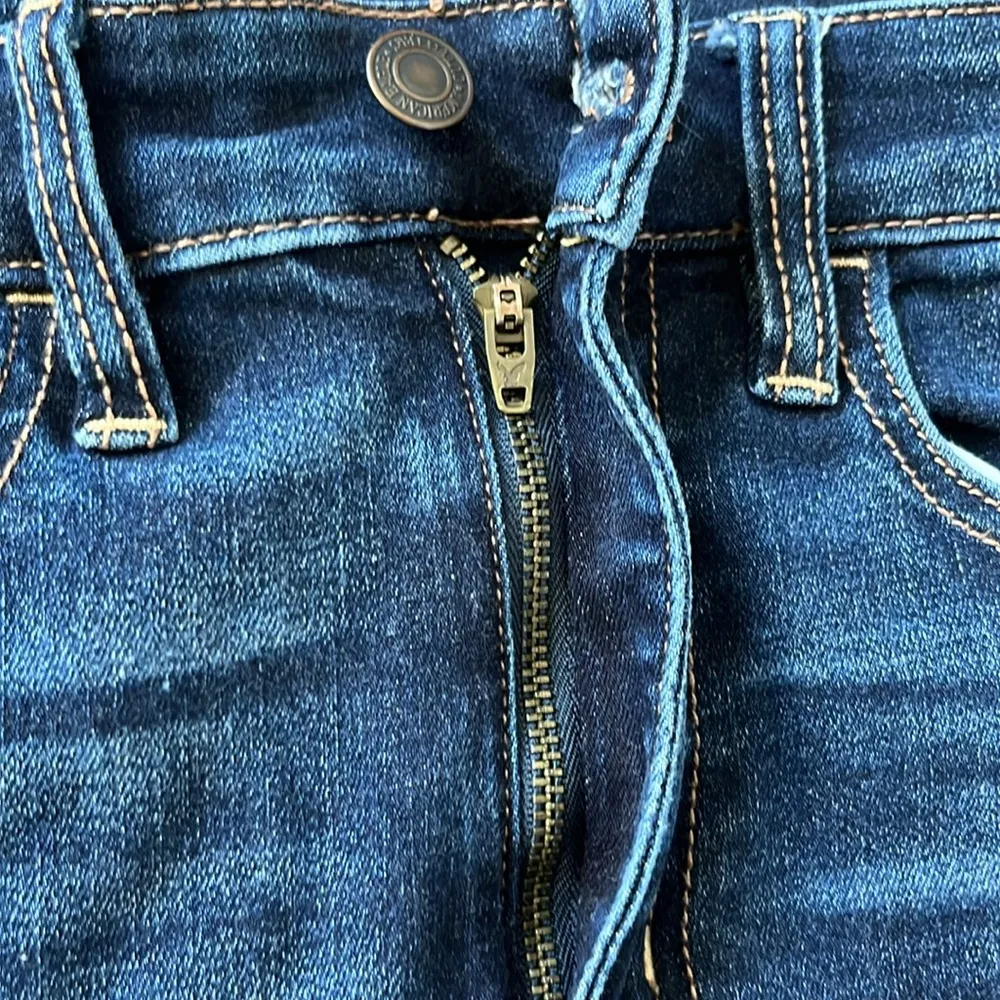 AEO American Eagle Super Hi Rise Jeggings Ripped Dark Wash Size 4 - Image 8