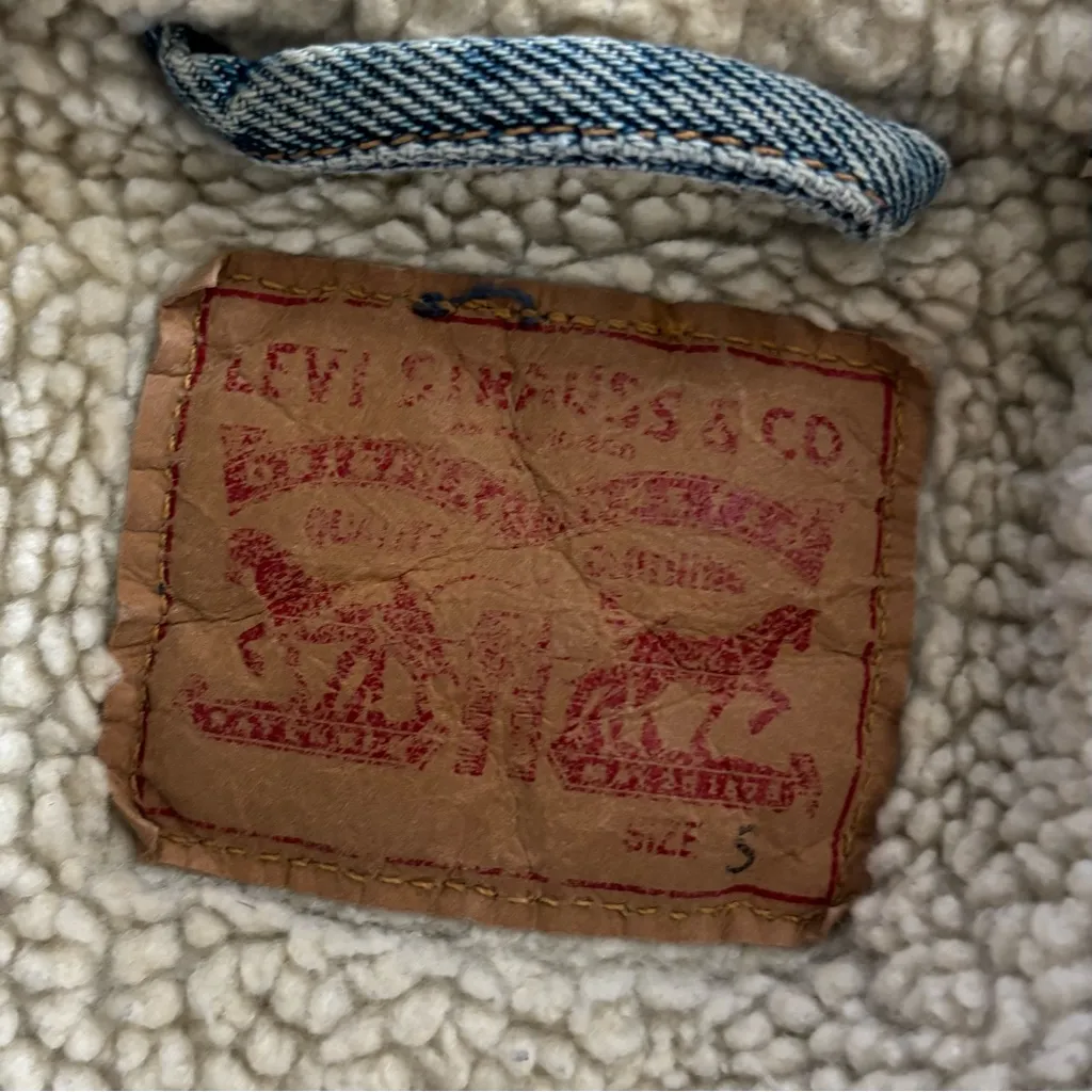 levi’s strauss sherpa lined jean denim jacket - Image 6
