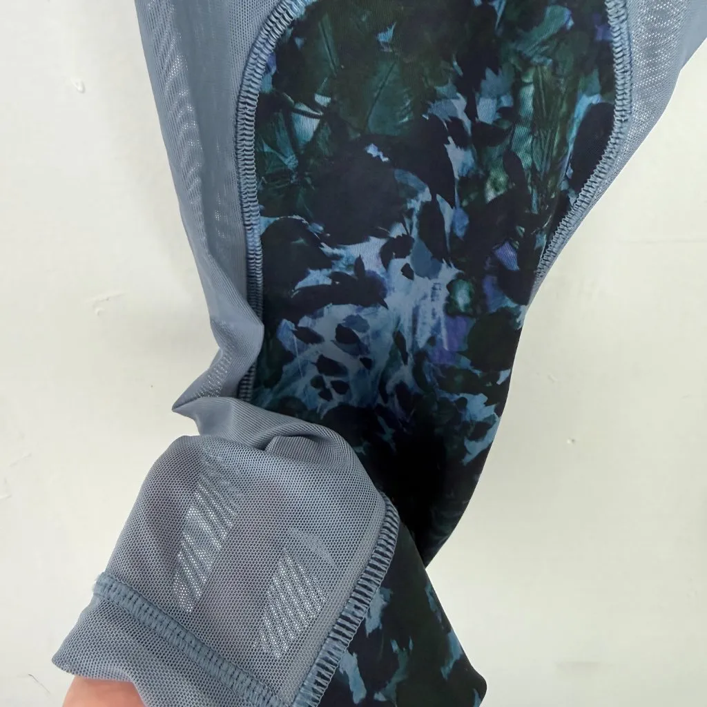 Lululemon Athletica Running In The City 7/8 Leggings Floral Blue Denim Multi 8 - Image 4
