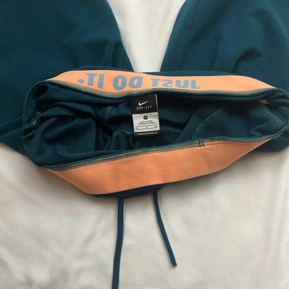 Nike teal Dry-Fit athletic capris sweat pants size small - Image 6