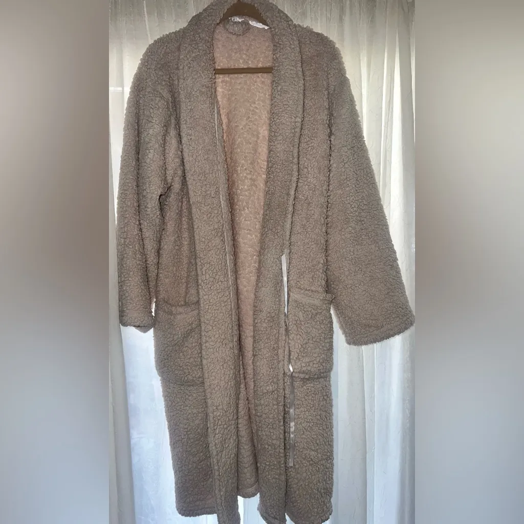 Pottery Barn Teddy Bear Sherpa Robe, Large - Image 3