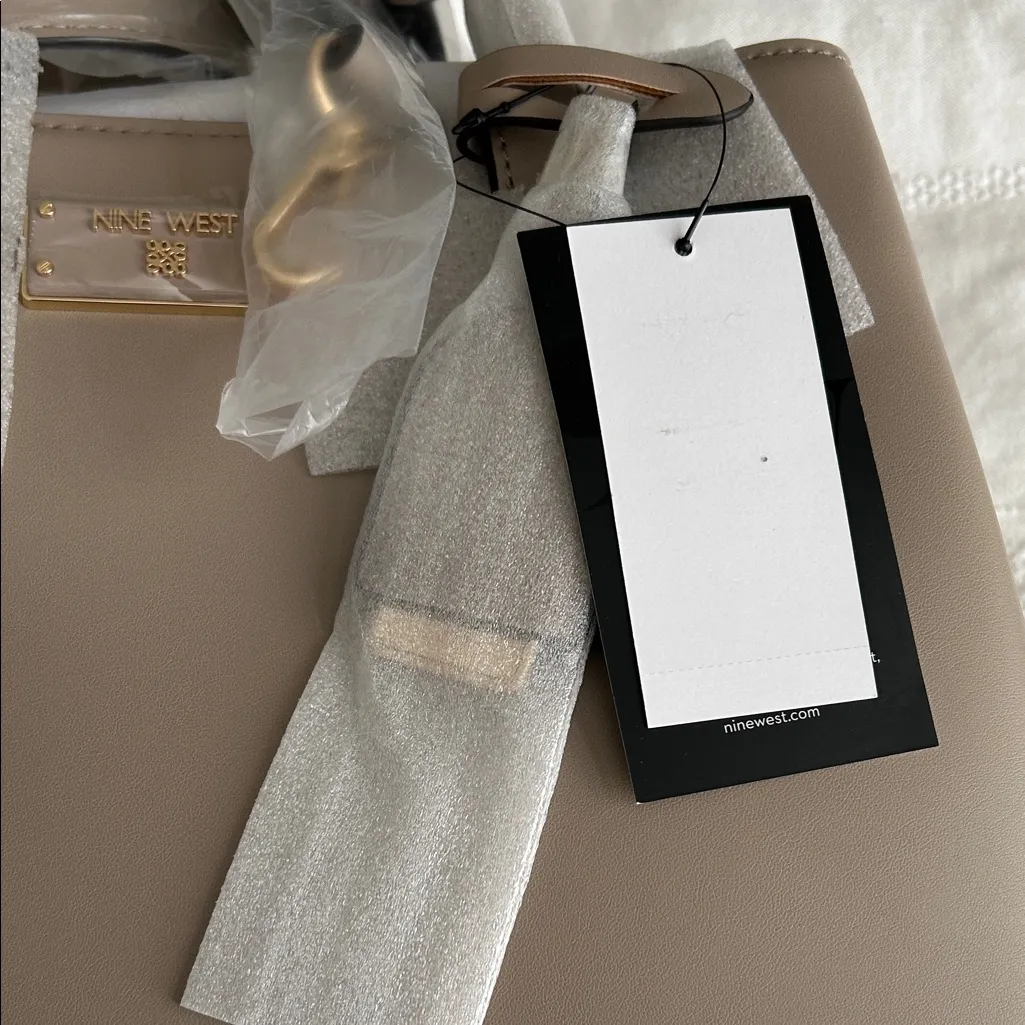 NWT Nine West
Leonel 3 Comp Satchel Bag - Image 5