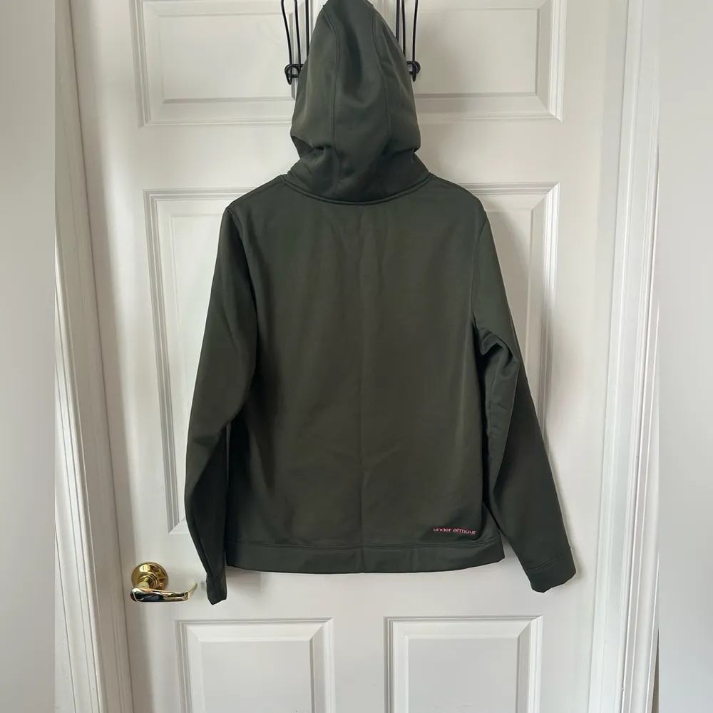 Under Armour Dark Olive Green Pink Camo Semi-Fitted Long Sleeve Hood Sweatshirt - Image 2