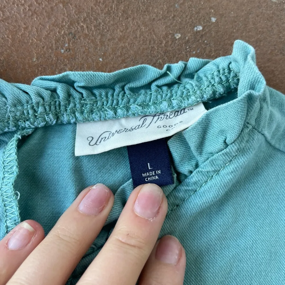 Universal thread pastel green blouse 
Fits sz s-l - Image 4