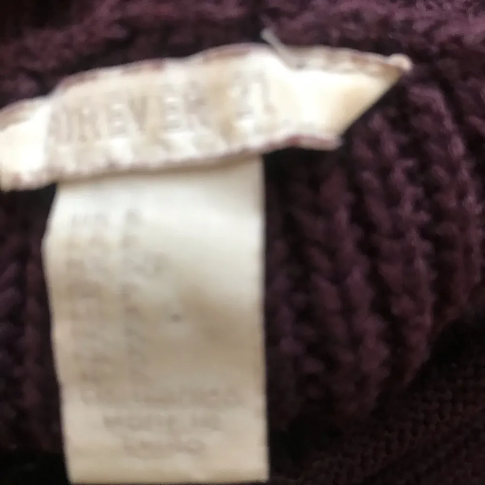 F21 maroon cold shoulder sweater - Image 9