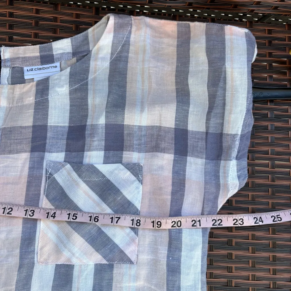 Liz Claiborne Soft Pink and Gray Checkered Blouse - Image 9