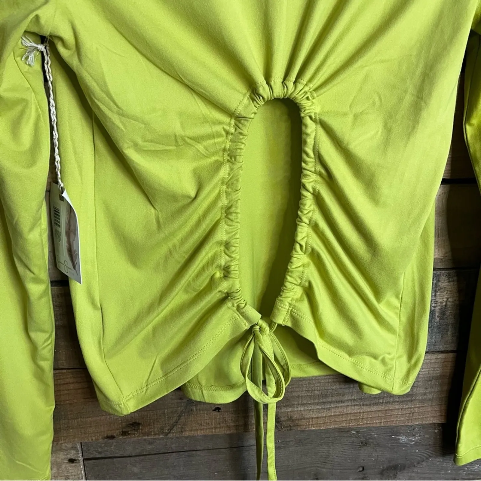 Jessica Simpson  Active Lime‎ Green Open Back Long Sleeve Top Size Small - Image 6