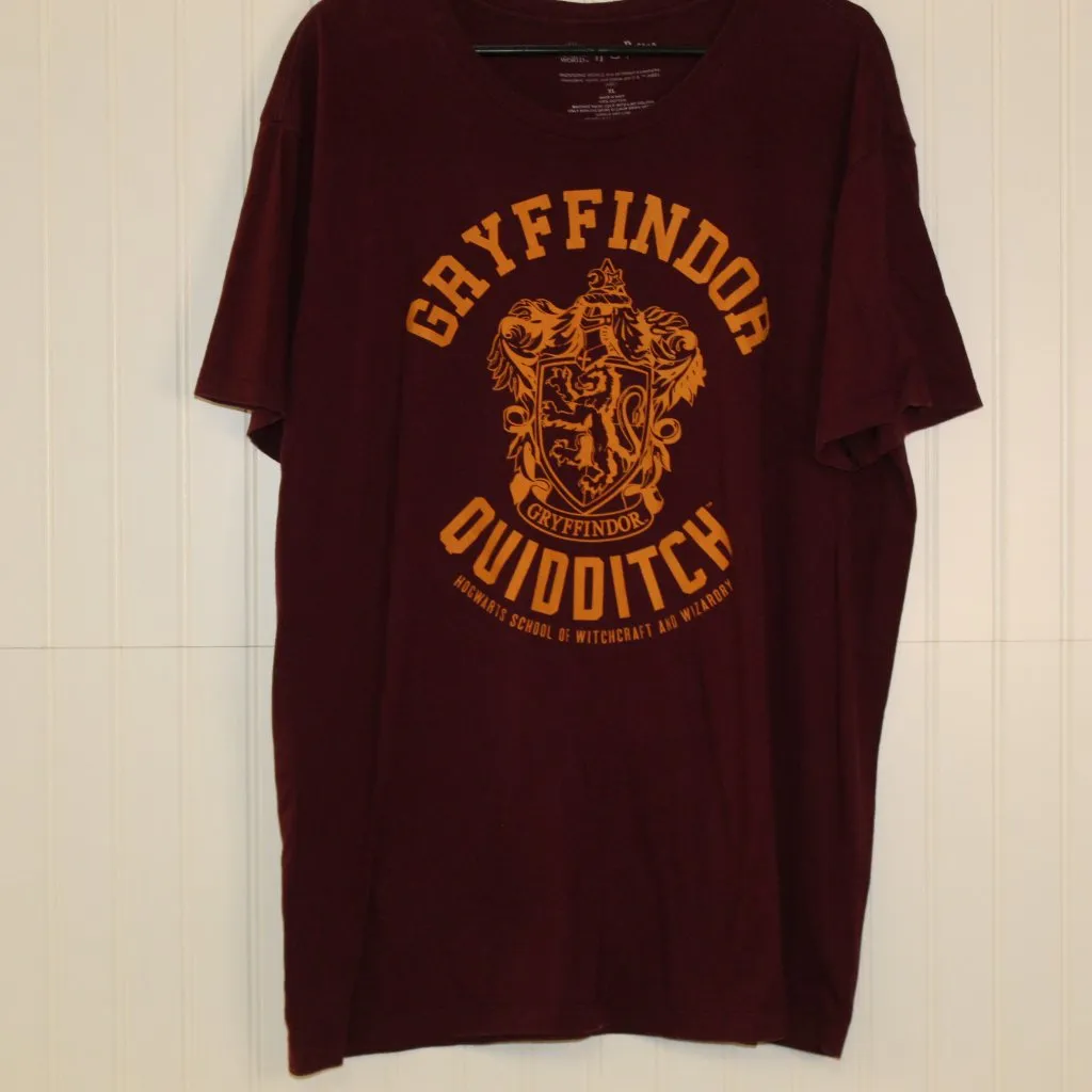Harry Potter Gryffindor Quidditch Wizarding World of HP T - Image 2