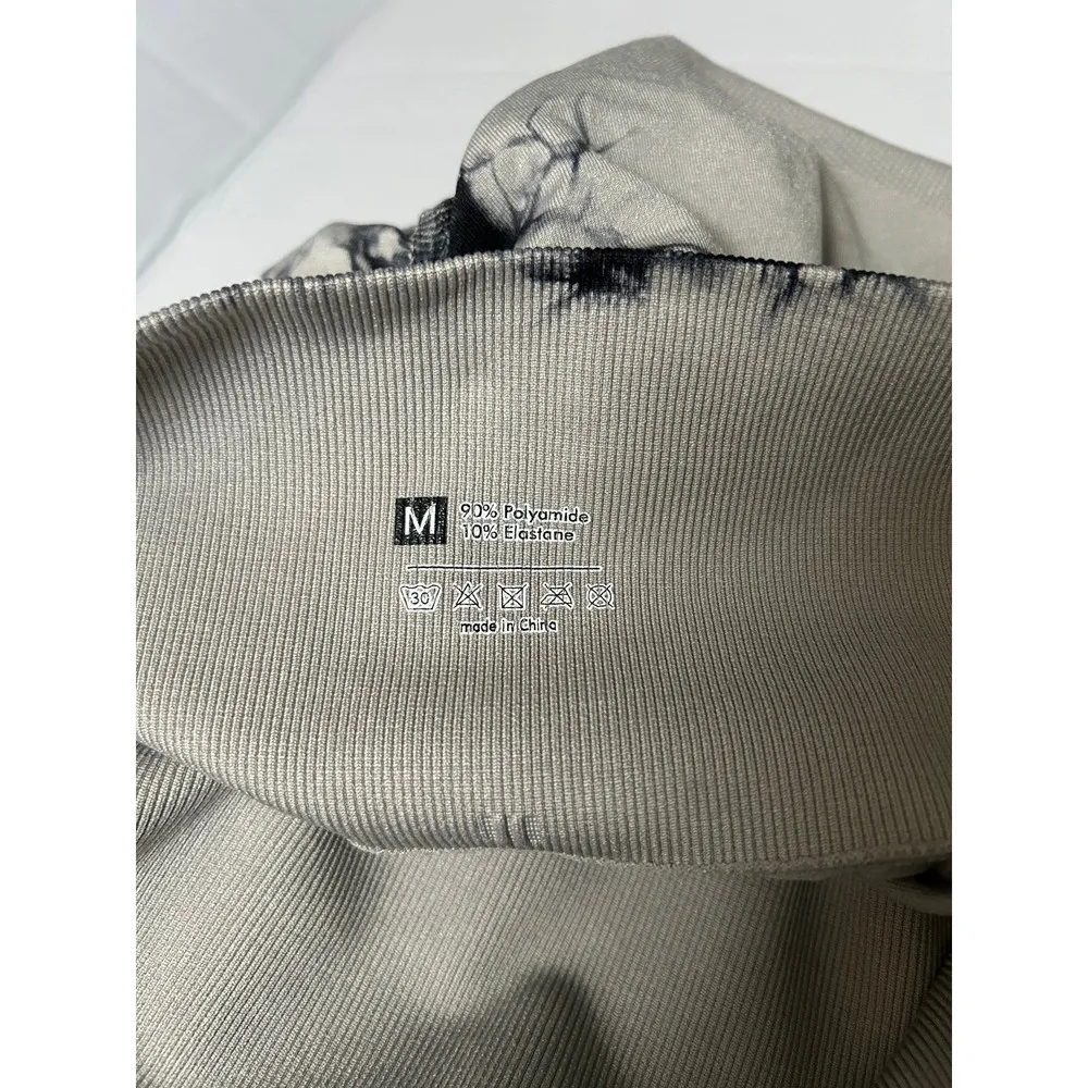 Tie dye scrunch butt leggings size M Gray Size M - Image 4