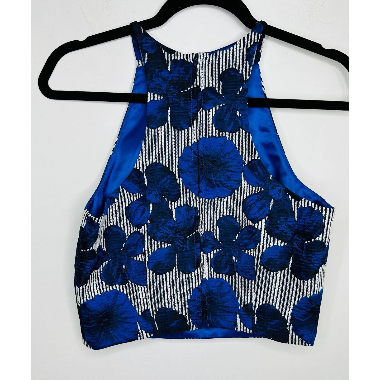Belle Badgley Mischka Crop Top - Size 2 - New with Tags - Blue Silver Floral - Image 5
