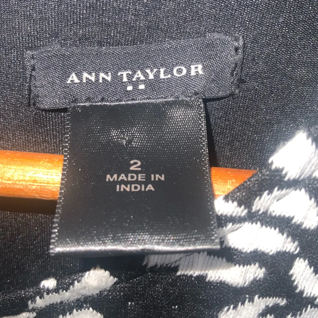 Ann Taylor Black and Cream Print Sleeveless Round Neck Sheath Dress 2 - Image 8