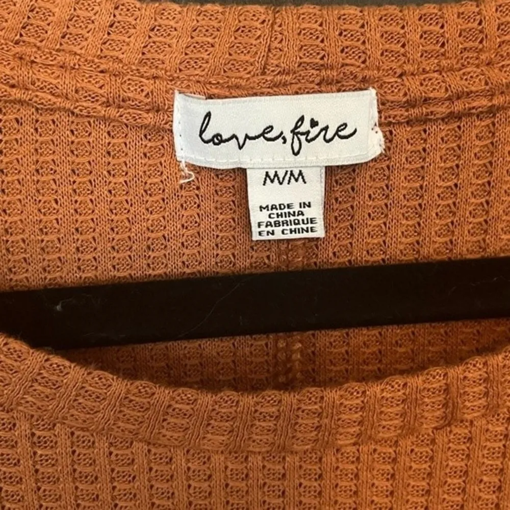 Love, Fire Juniors Orange Short Sleeve Waffle Knit Top Size M - Image 25