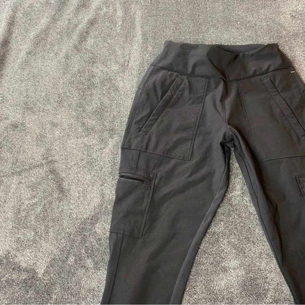 $119 Athleta Black Headlands Hybrid Cargo II Tights ( 2‎ ) - Image 6
