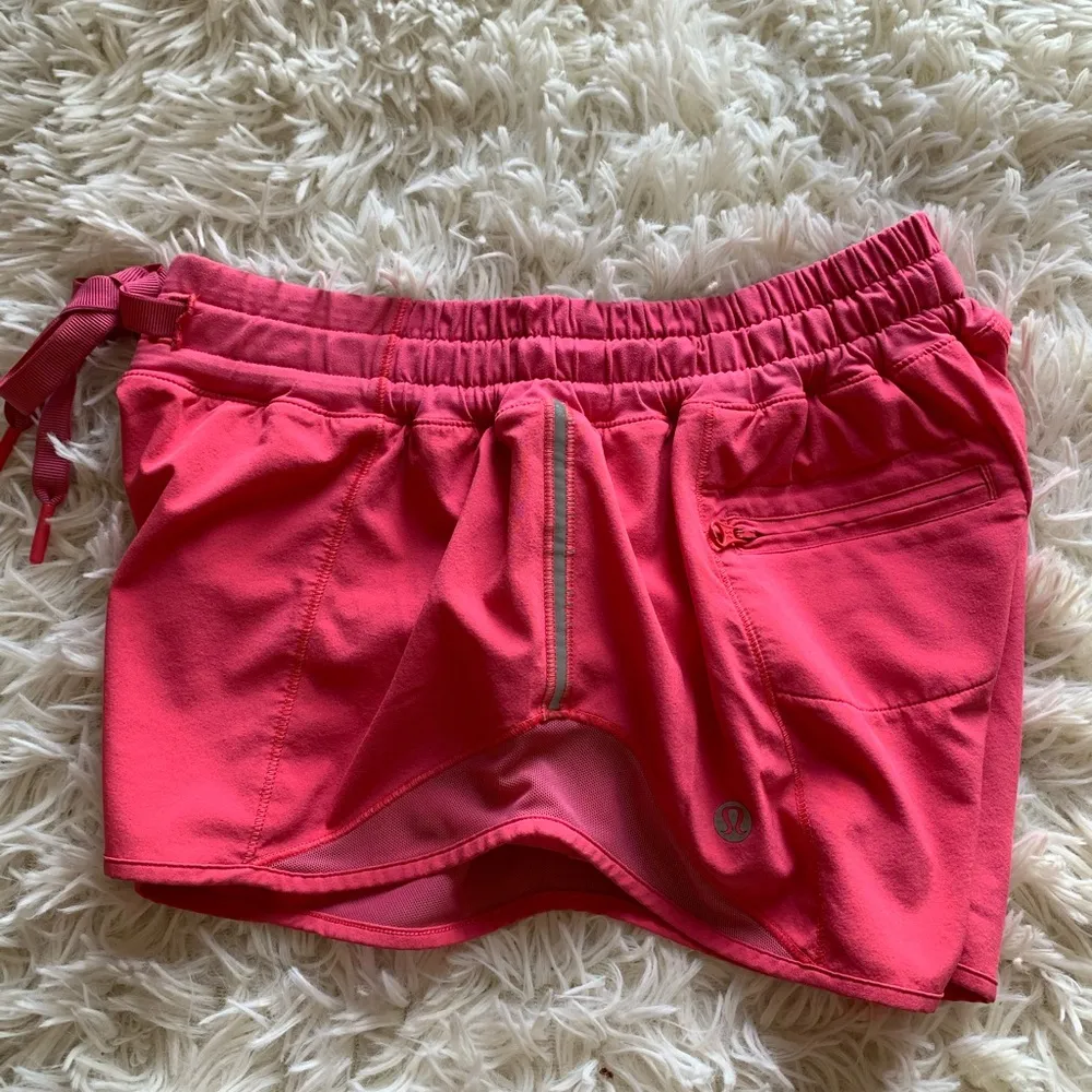 Lululemon Hotty Hot Shorts Lip Gloss Size 4 - Image 12