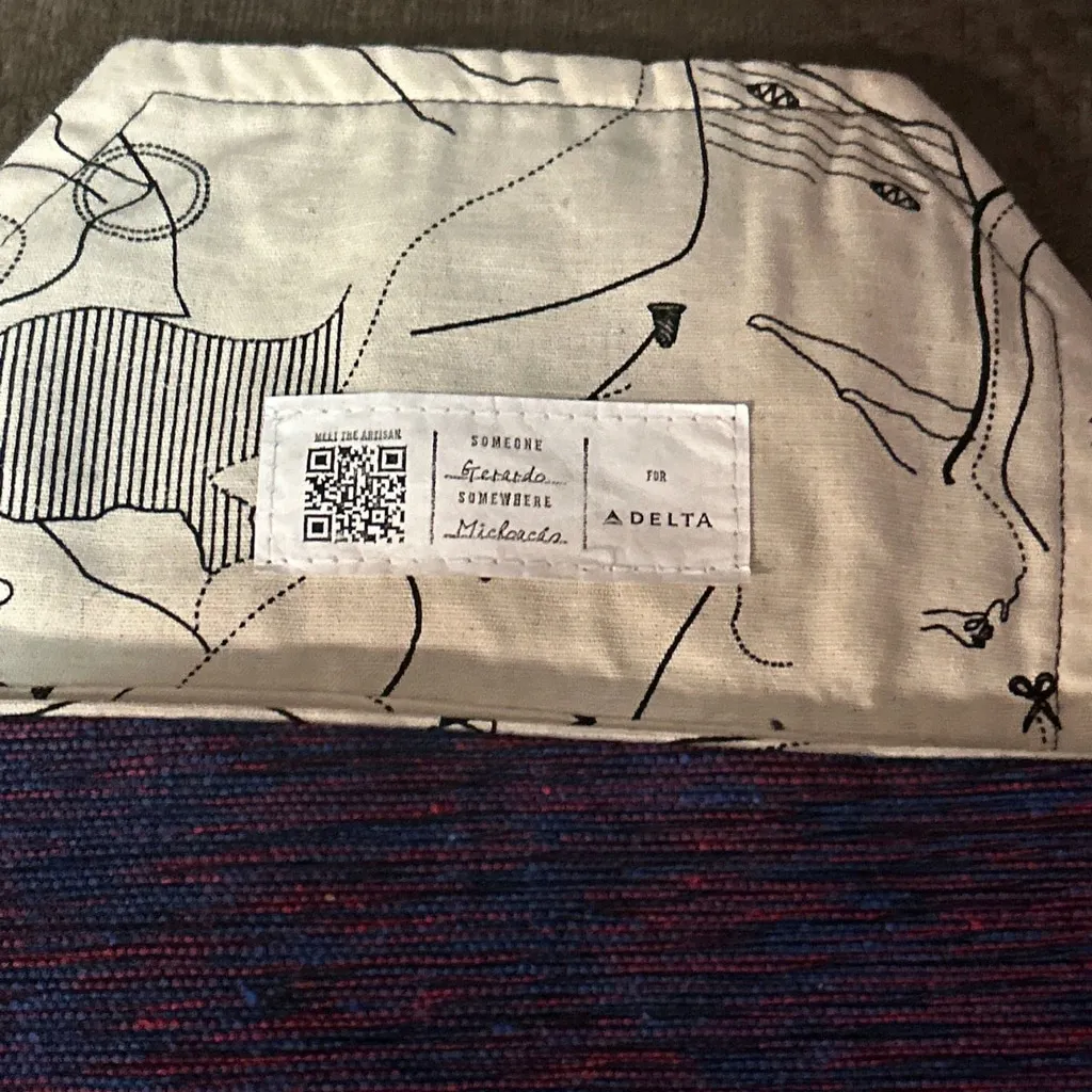 Someone Somewhere Delta Airlines Amenity Kit Pouch - Bag Only - Image 4