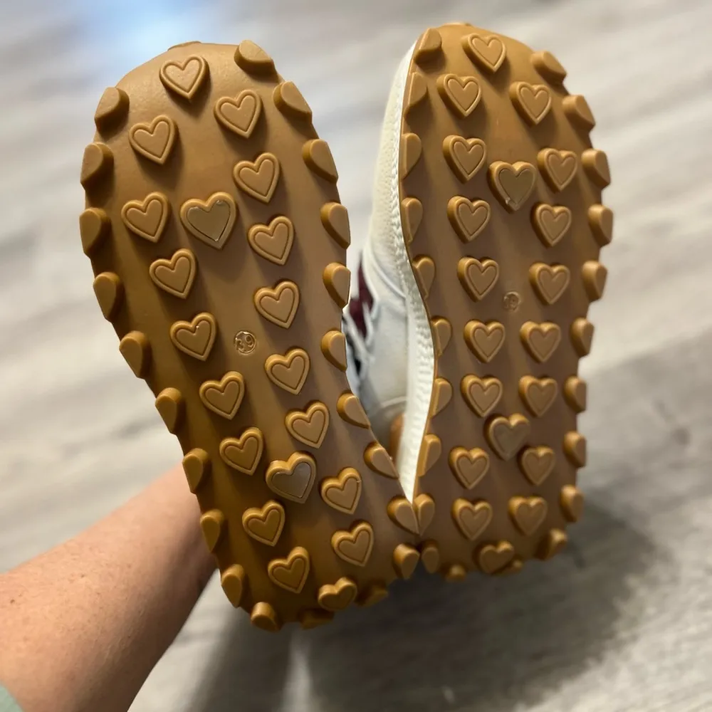 Brand new women’s sneakers Size 7.5 - Image 5