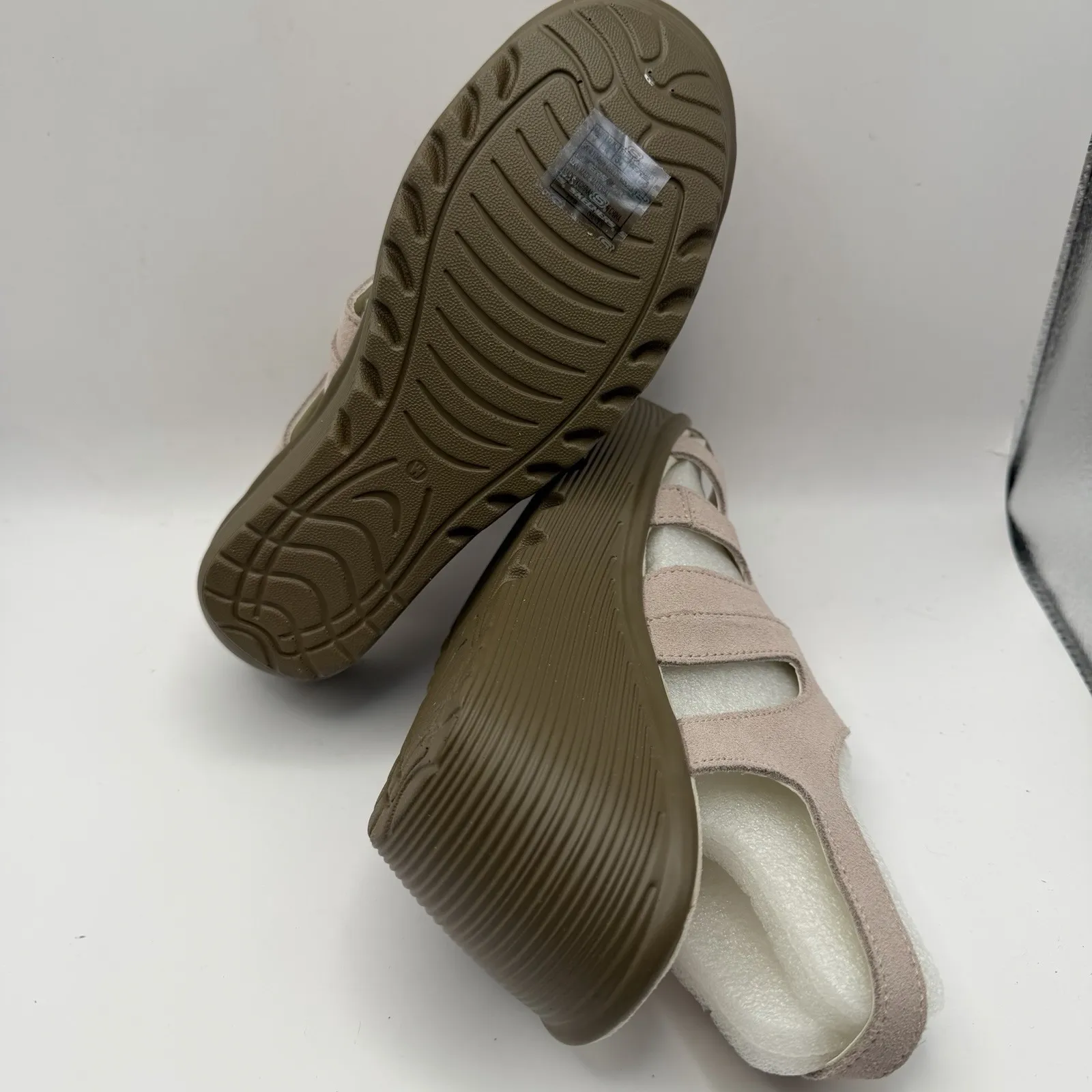 NWB Skechers Suede Peep-toe Slingback Wedge size 7 Wide New - Image 6