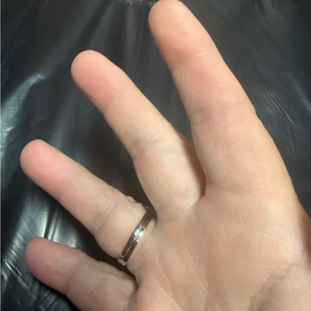 Smiley Face Mood Ring Green - Image 7