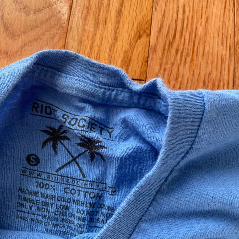 light blue gone fishing embroidered shirt - Image 4