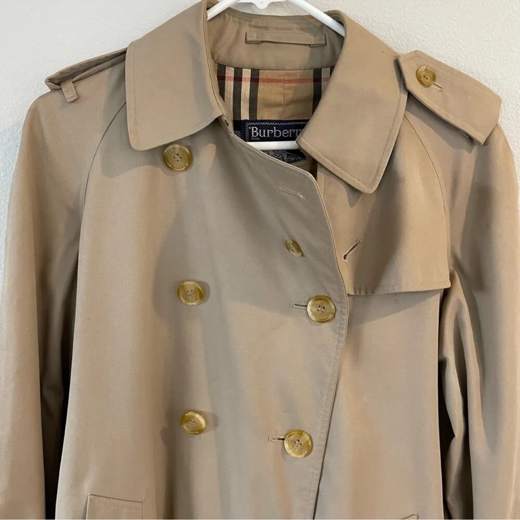 Burberry Vintage Women's Tan Cotton Long Trench Coat w/ Belt (10 L) - Image 2