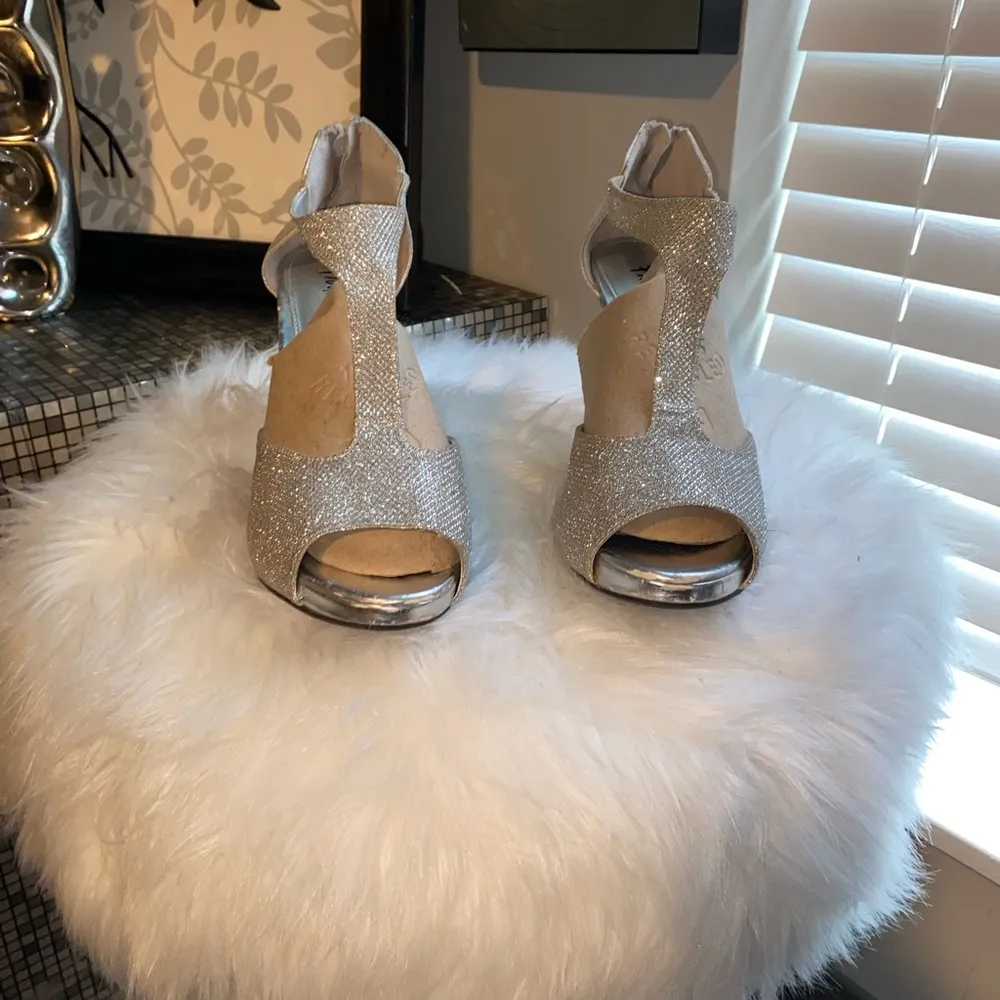 FIONI Clothing Silver Sparkle Heels with Ankle Strap Size 10 - Image 4