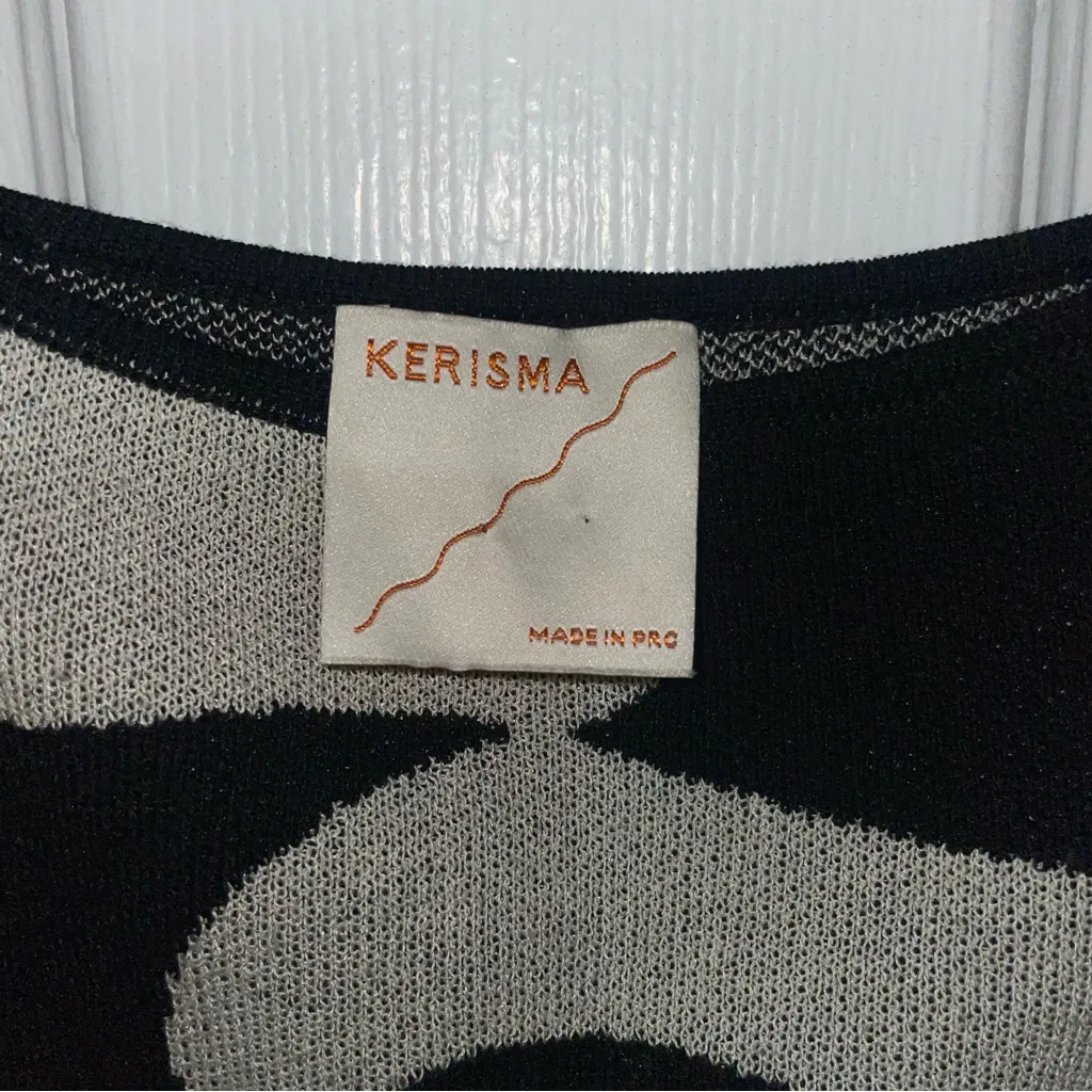 Karisma Rumba Knit Black‎ And Taupe Cropped Tank Size S/M - Image 4