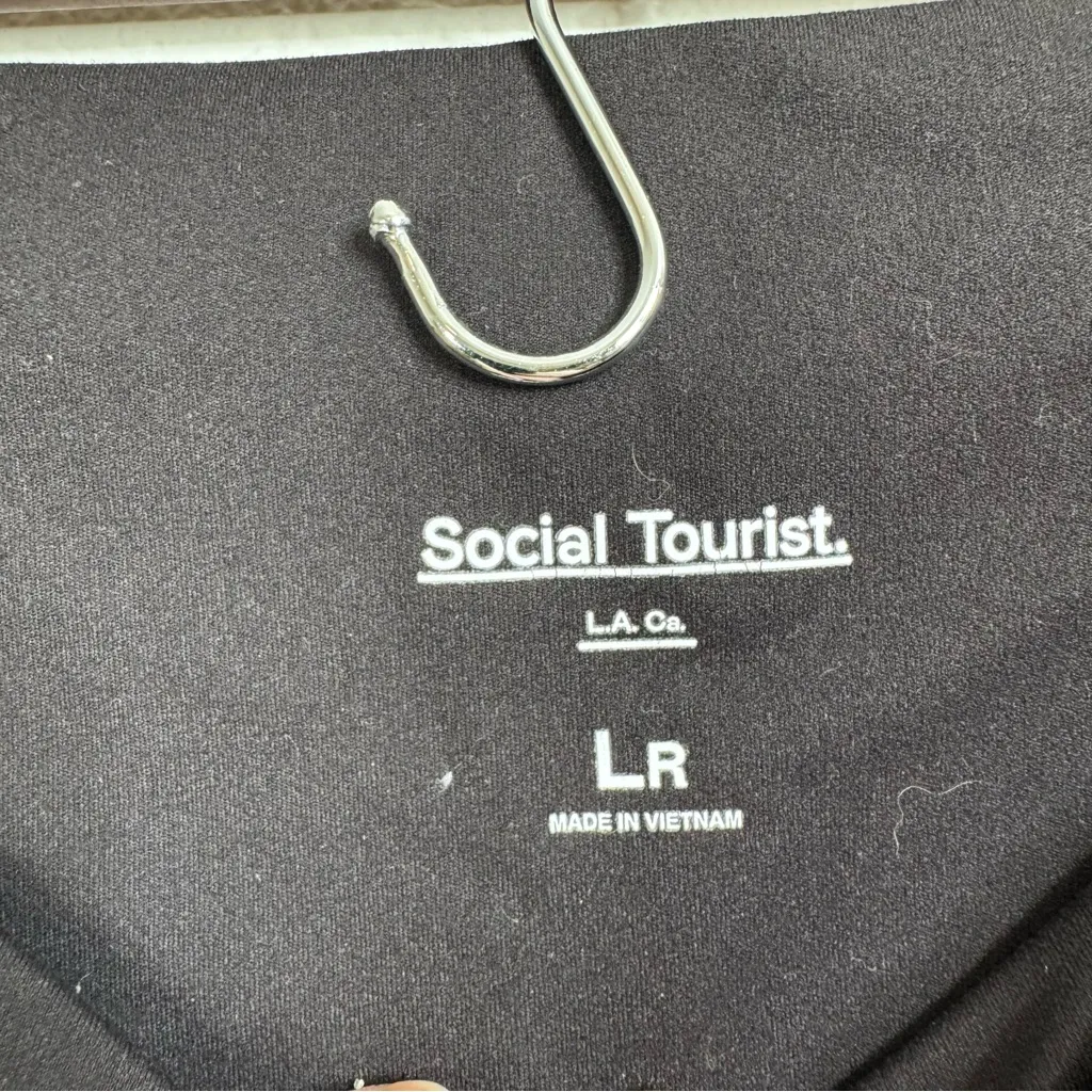 Social Tourist LA Black Low Rise Crossover Waist Flare Leggings Size Large - Image 7