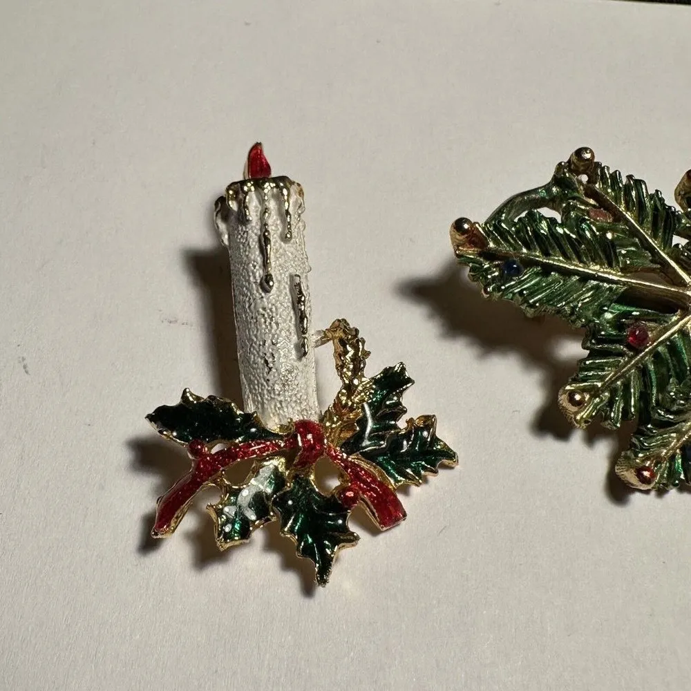 Lot Of Christmas Holiday Brooch Pins Gold Tone Red / Green Holly Branch & Candle - Image 4