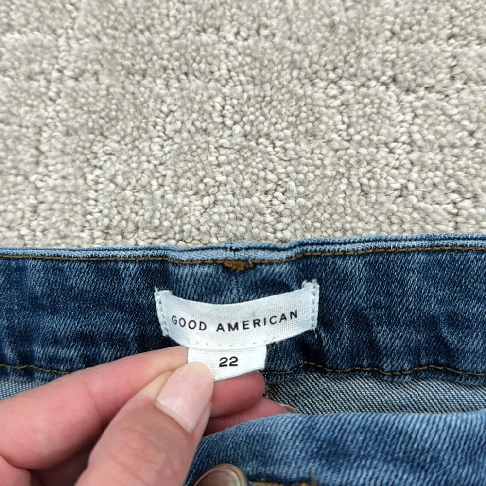 Good American “Good Legs Crop Distressed” GLCI014T straight leg denim jeans - Image 5