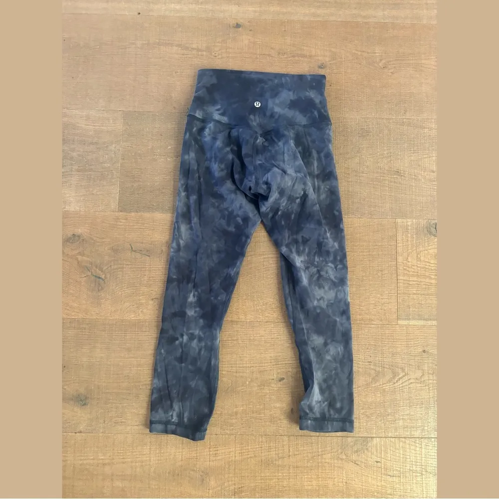 lululemon tie dye crop high waisted workout leggings - Image 2