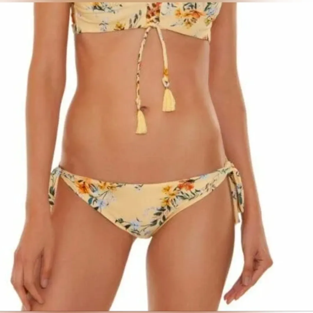 NWOT! Agua Bendita Mia Sunny Floral Yellow Bikini Bottom Size XL - Image 2