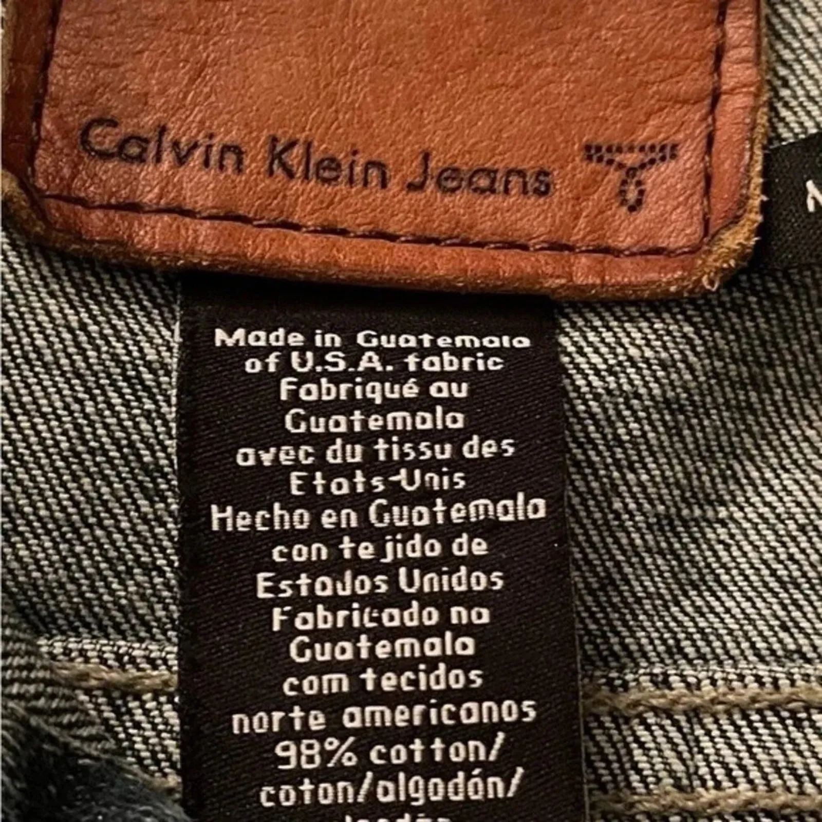 Calvin Klein vintage y2k denim jacket, size Medium. This is a rare denim jacket. - Image 9