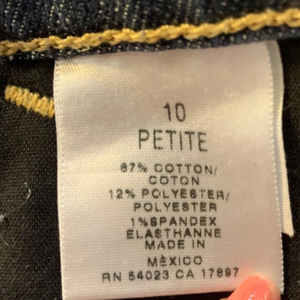 Old Navy “The Flirt” Bootcut Jeans Petite Size 10P Medium Wash - Image 6