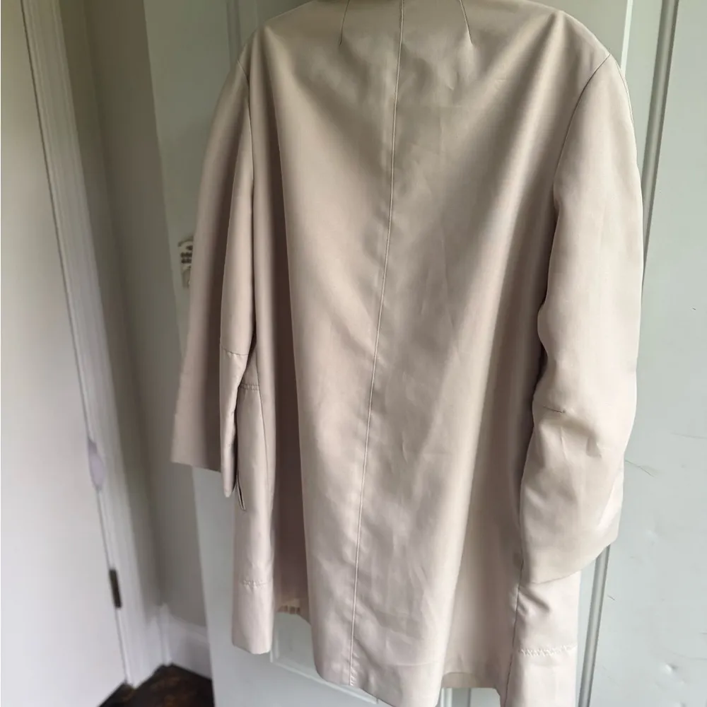 Vintage London Fog Cream Trench Coat Classic Design - Image 5