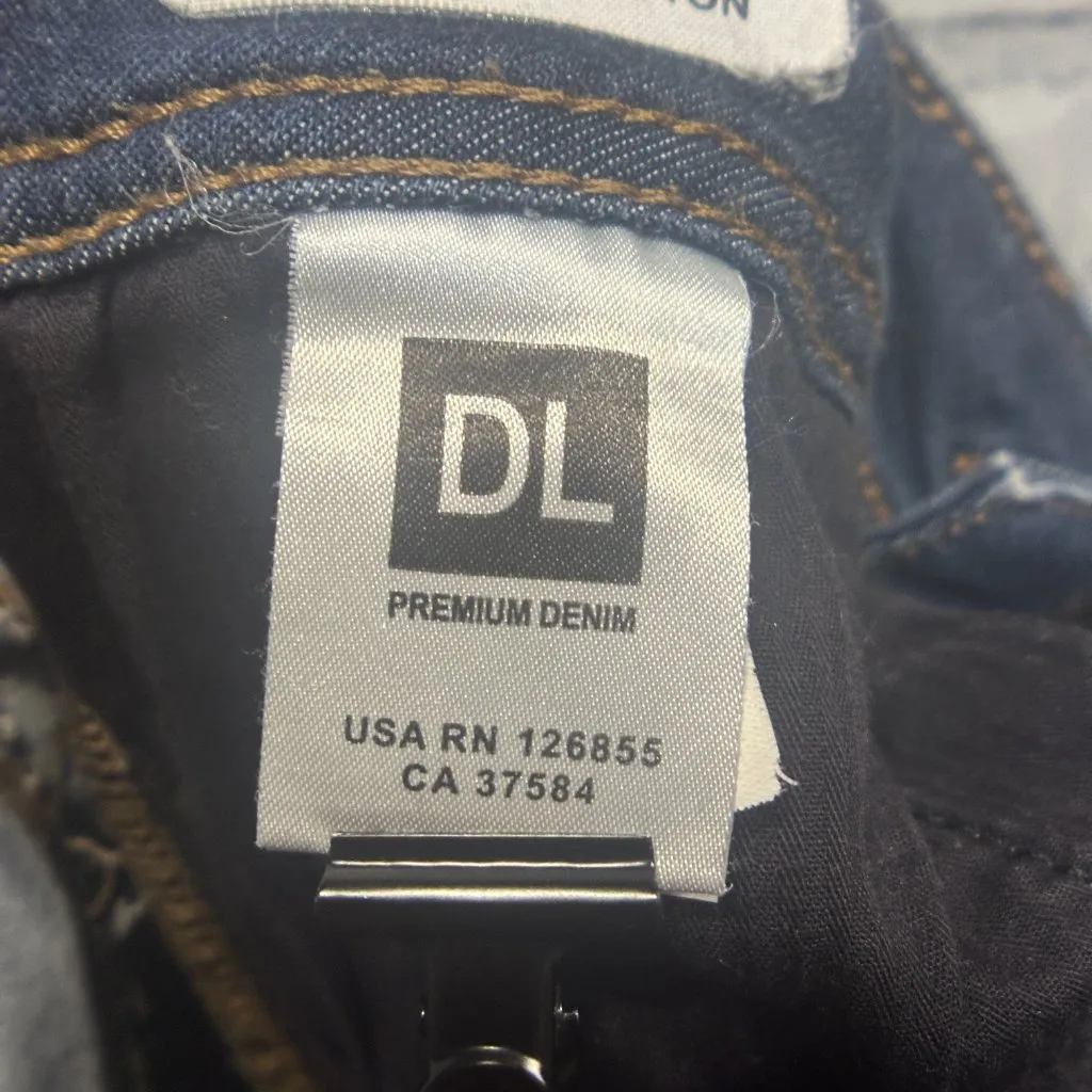 EUC DL 1961 "DL Pro 36 Grace High Rise straight Jeans" Size 26 - Image 12