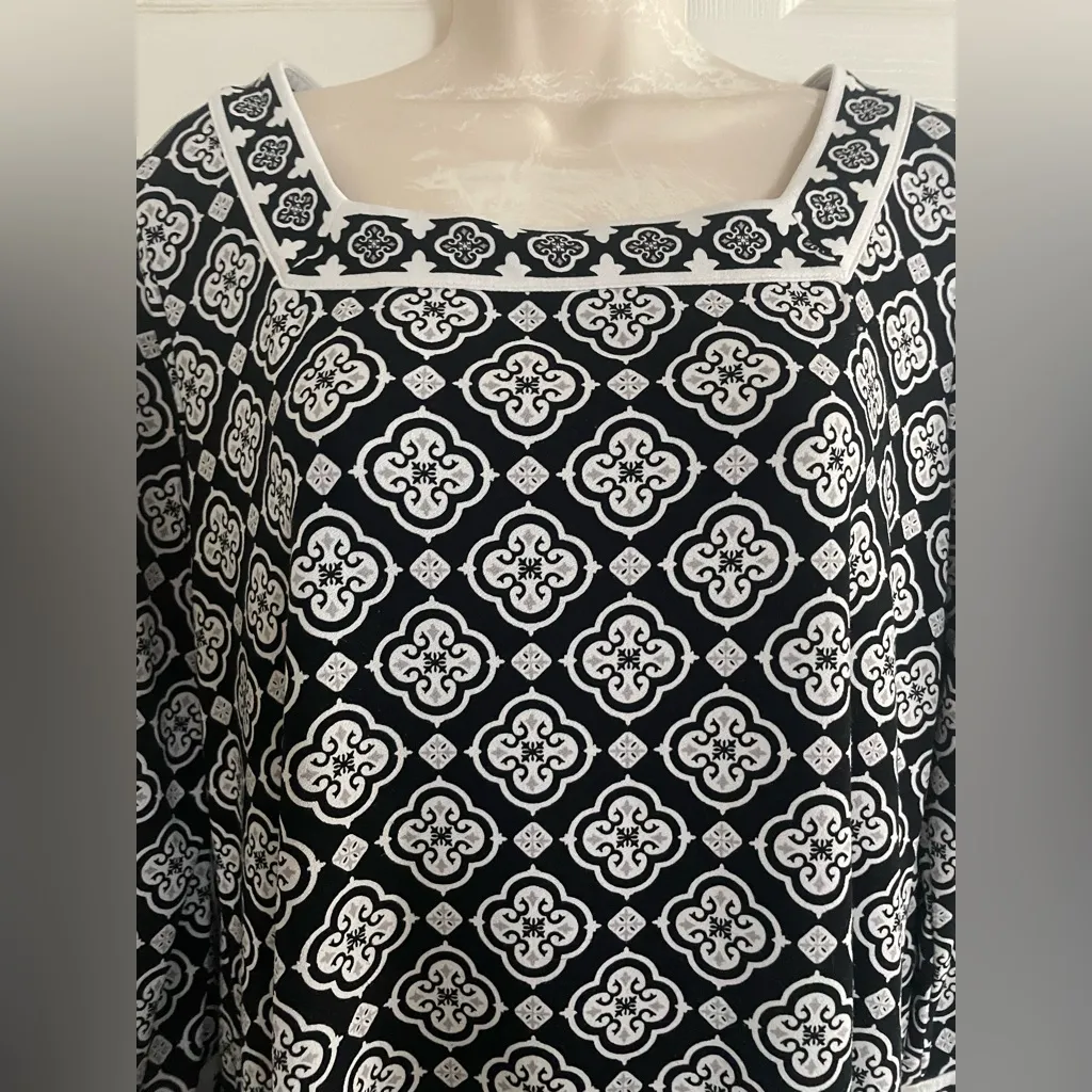 Magnolia Grace Black and White Blouse Petite Medium‎ Size undefined - Image 3