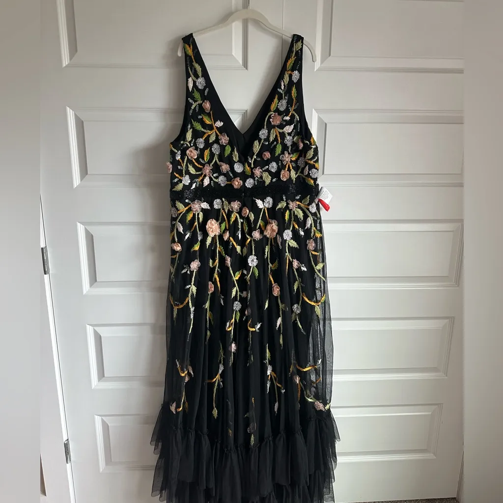 Mac Duggal Floral Embellished Floral V-Neck A Line Gown Maxi Dress Size 24 NWT‎ - Image 11